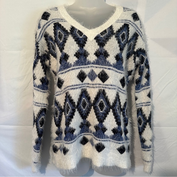 White Mark Fuzzy Sweater - Size S - Picture 1 of 7